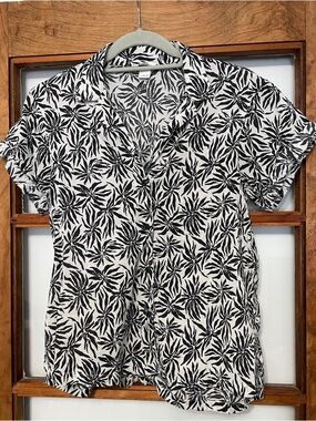 Eddie Bauer Women’s Black & White Floral Button-Up Shirt